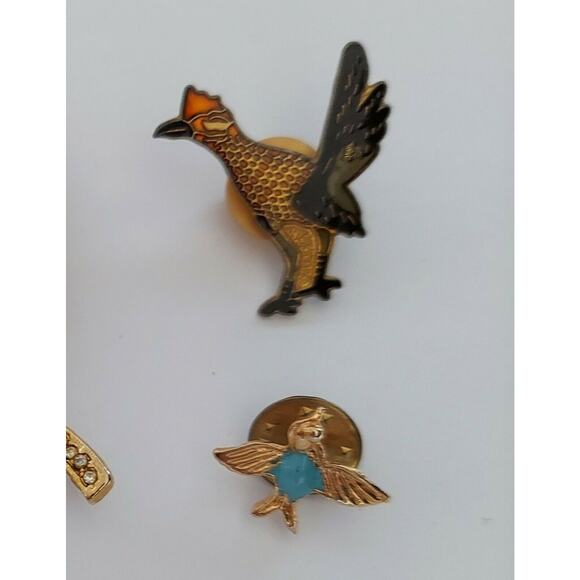 5 Bird Pins Lot Rhinestone Toucan Enamel Roadrunner Bluebird Red Parrot Brooch - Picture 6 of 8